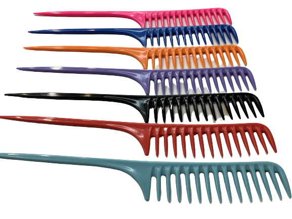 Wide tooth detangling tail comb