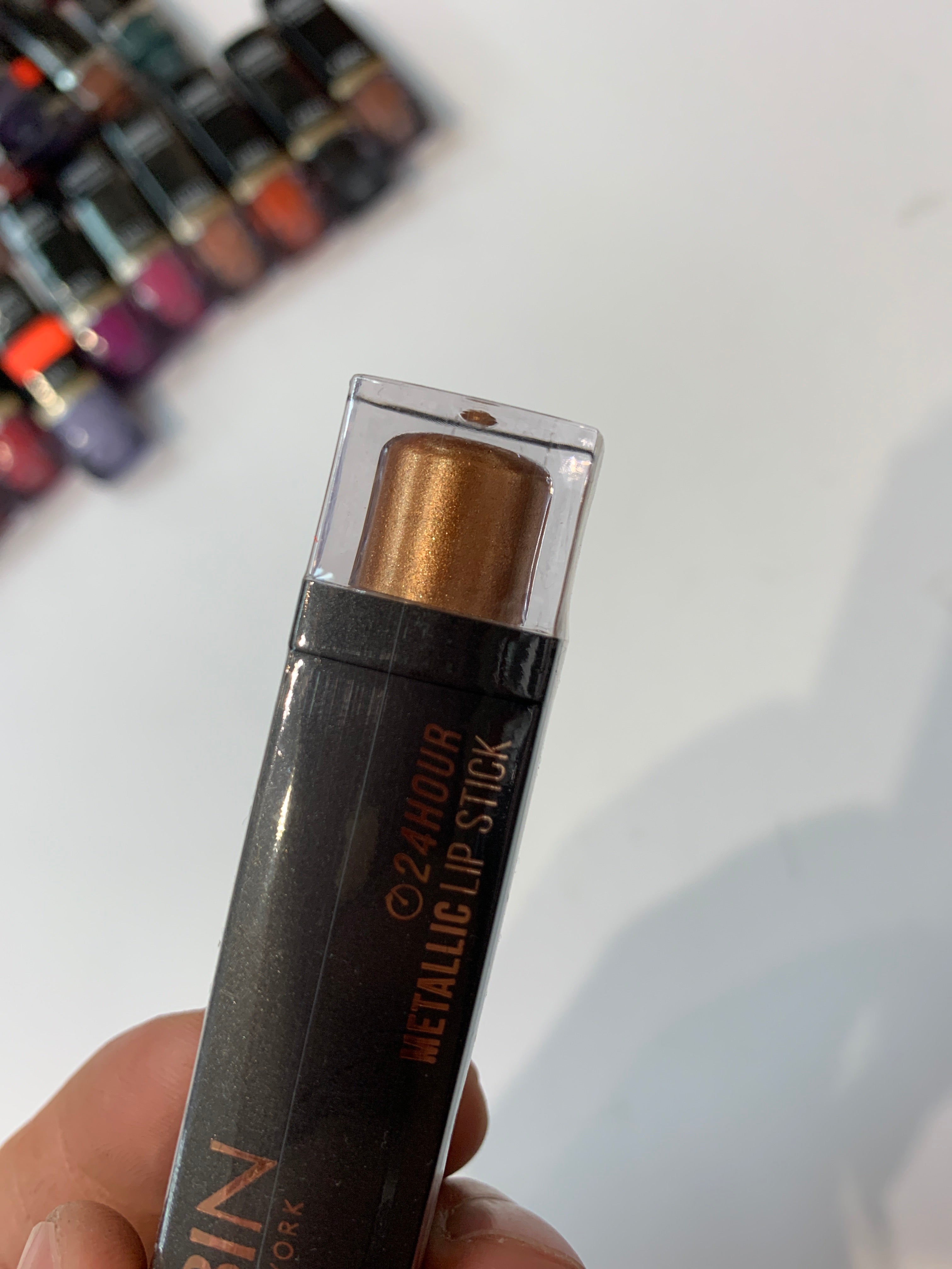 Ebin metallic lipstick