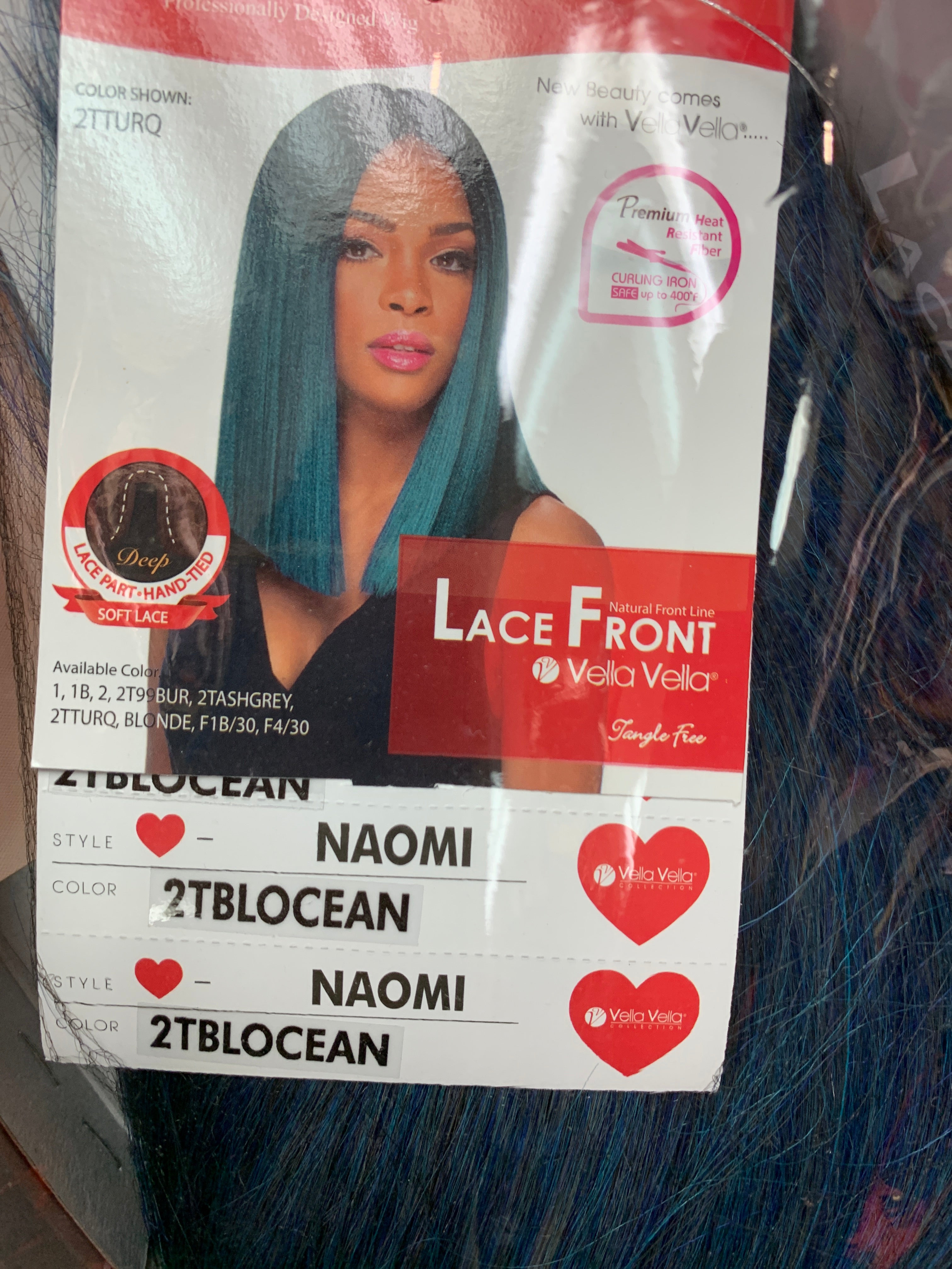 Sensual lace front Naomi