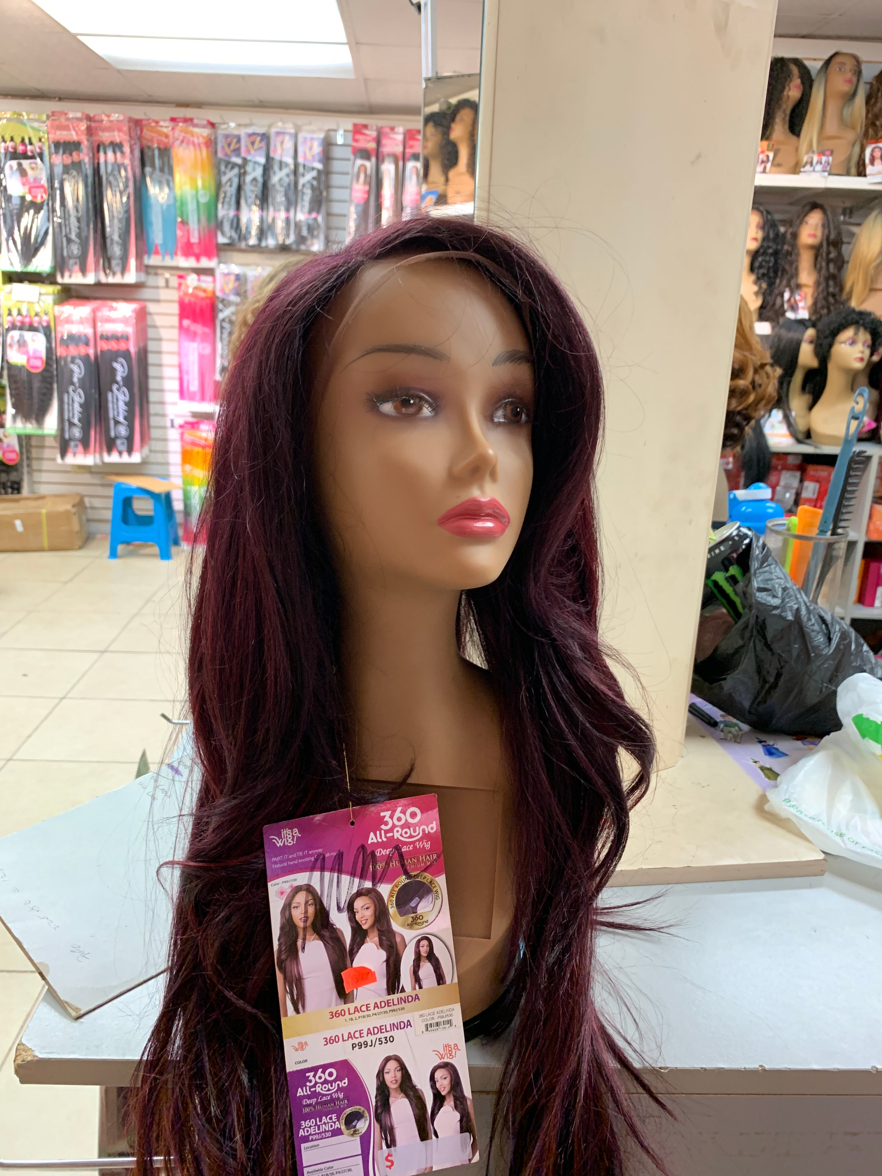 It’s a wig 360 lace Adelinda